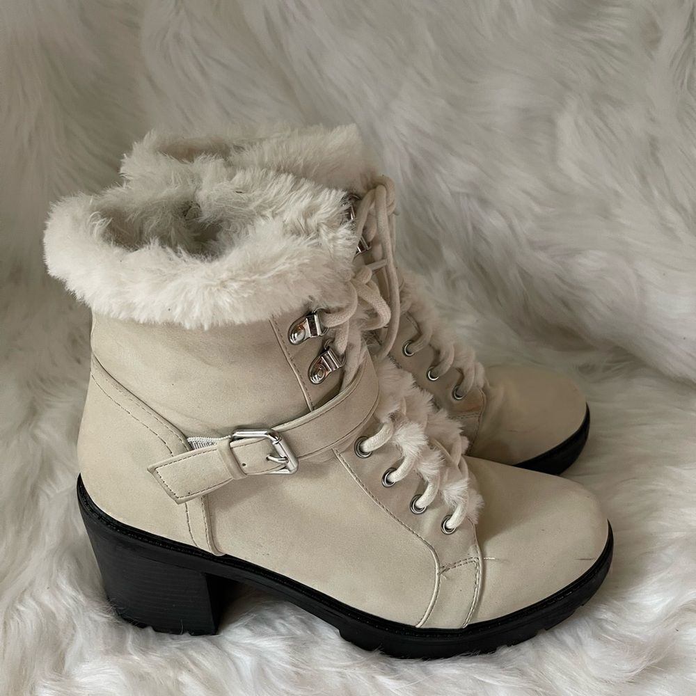 ESPRIT Beige faux leather lace up boots chunky block heels side zipper s…